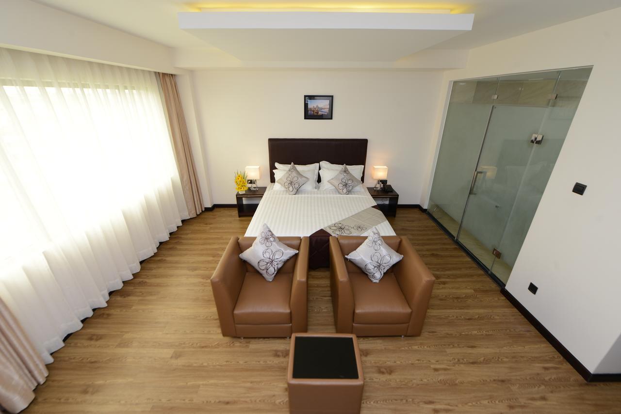 יאנגון Hotel Lexus מראה חיצוני תמונה